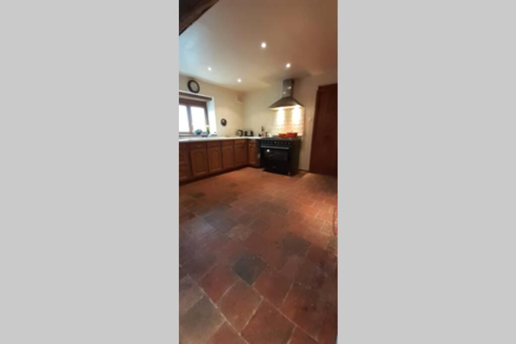 Private Farmhouse For Six In The Countryside Saint-Pierre-sur-Orthe المظهر الخارجي الصورة