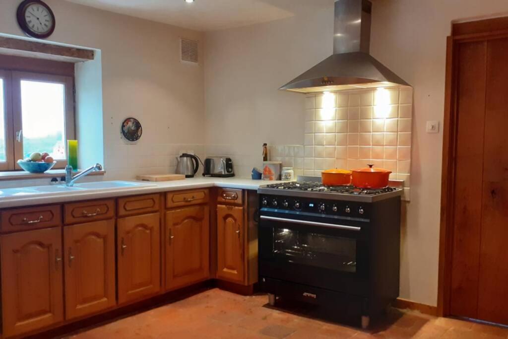 Private Farmhouse For Six In The Countryside Saint-Pierre-sur-Orthe المظهر الخارجي الصورة